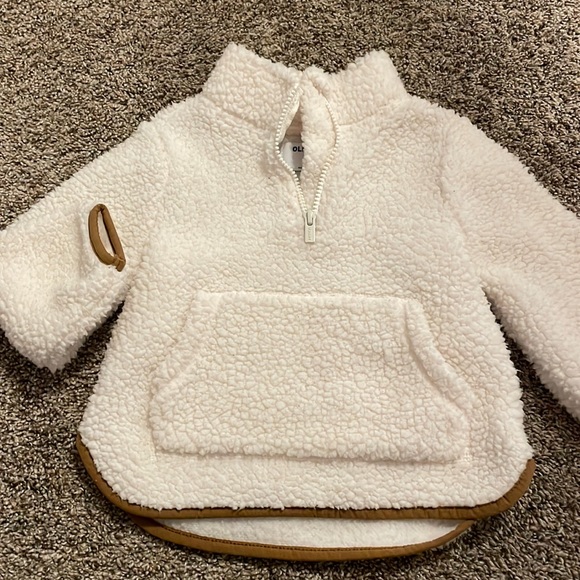 2T Old Navy white fleece half zip-up - Picture 1 of 4